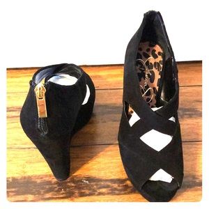 Jessica Simpson black suede wedge - size 6.5M